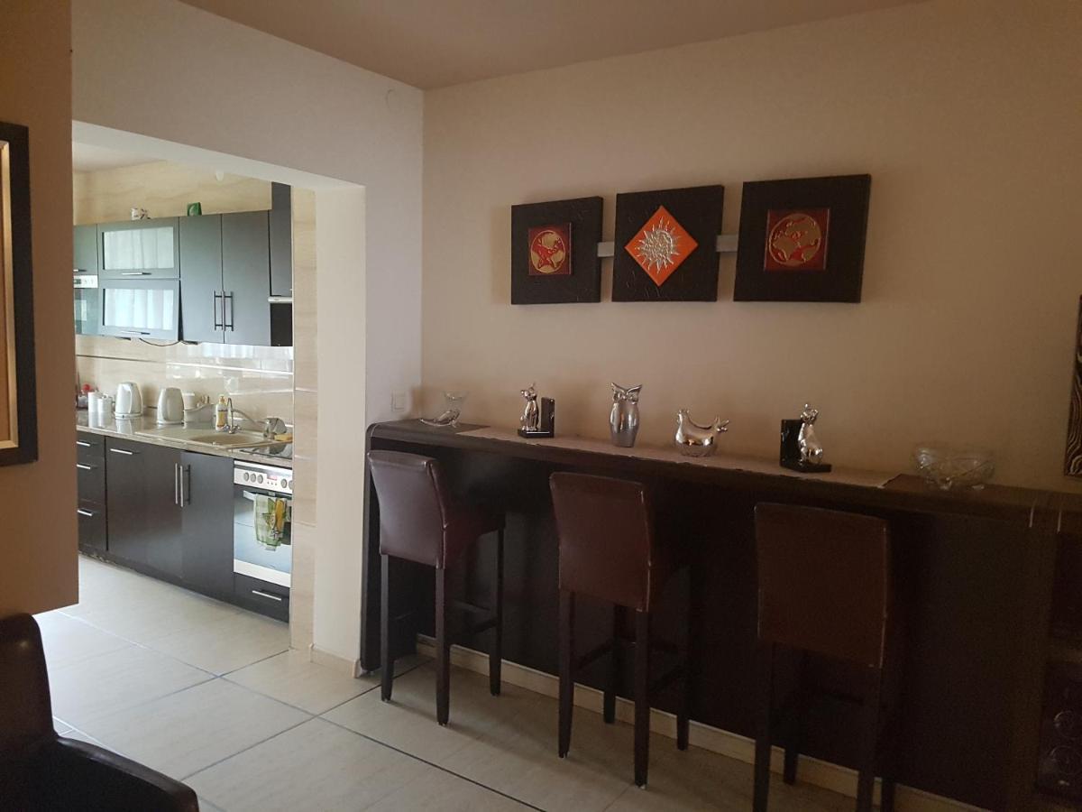 Villarenoma Nadarzyn Εξωτερικό φωτογραφία
