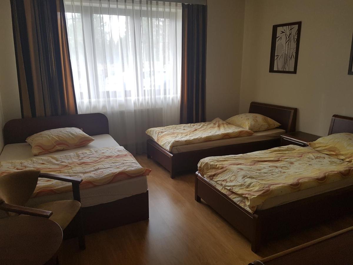 Villarenoma Nadarzyn Εξωτερικό φωτογραφία